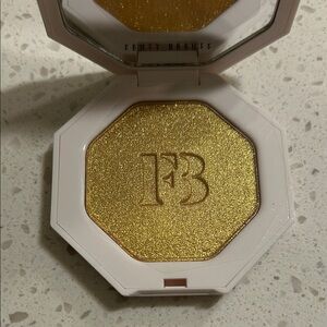 Fenty Beauty Shimmering Gold Highlighter